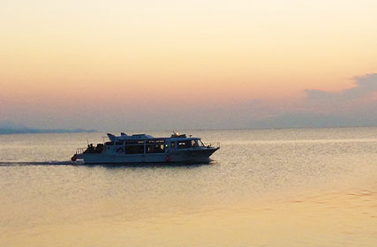 Img: Shinji Lake Sightseeing Cruise (Second Boarding Area)